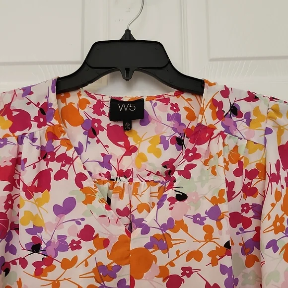 W5 Multicolor Floral Blouse - Picture 2 of 10